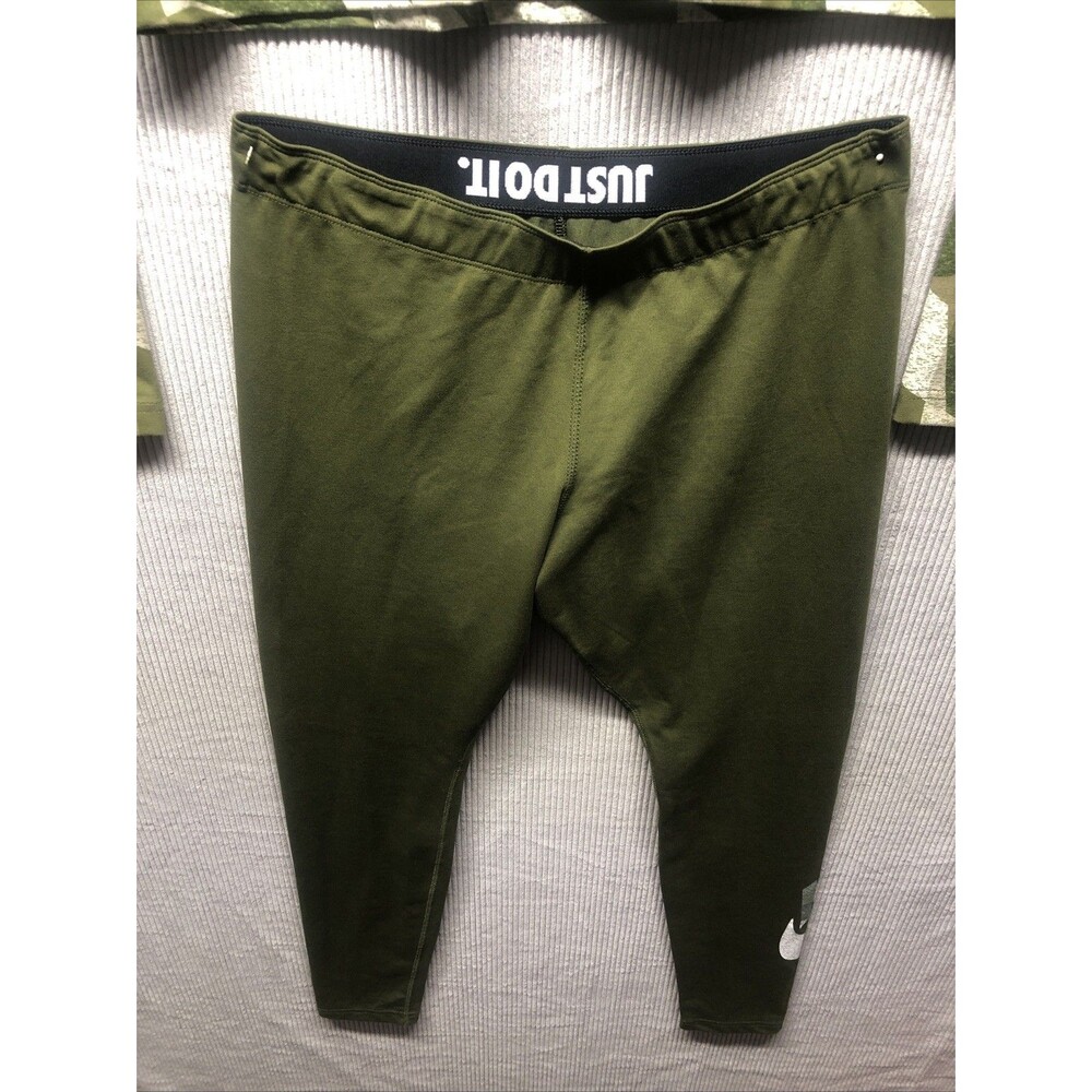 Nike Women’s Athletic Set Size Large Green Camo Houndstooth Crop Top Leggings - Picture 2 of 16